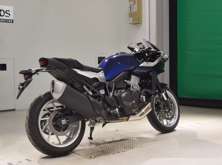 Мотоцикл Honda HAWK11 з пробігом 2207 km