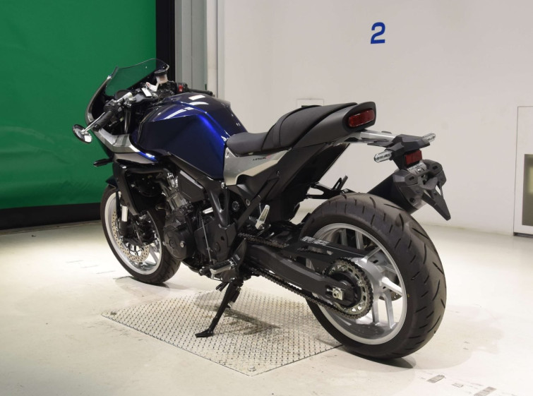 Мотоцикл Honda HAWK11 з пробігом 2207 km