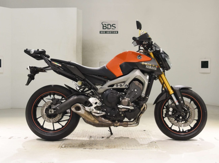 Мотоцикл Yamaha MT-09 з пробігом 17993 km