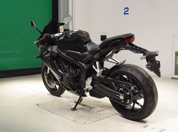 Мотоцикл Honda CBR650R с пробегом 1434 km