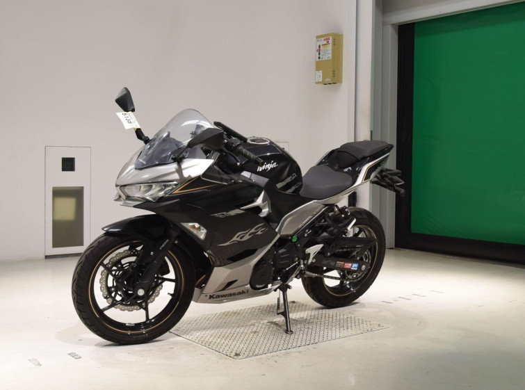 Мотоцикл Kawasaki NINJA250 с пробегом 4006 km