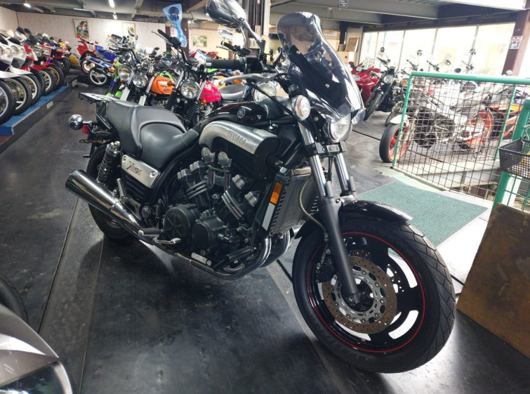 Мотоцикл Yamaha V-MAX1200 с пробегом 5102 km
