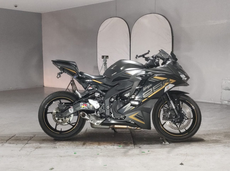 Мотоцикл Kawasaki NINJA ZX-25R KRT с пробегом 9085 km