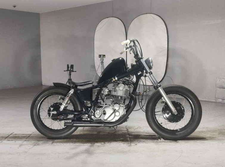 Мотоцикл Yamaha SR400 с пробегом 5206 km
