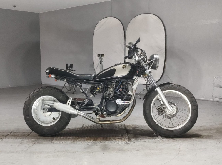 Мотоцикл Yamaha TW200 с пробегом 11045 km