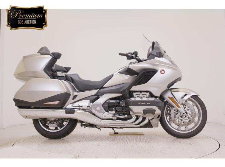 Мотоцикл Honda GL1800 TOUR D з пробігом 4550 km