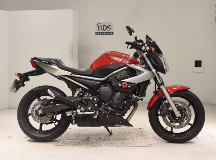 Мотоцикл Yamaha XJ-6N з пробігом 1379 km
