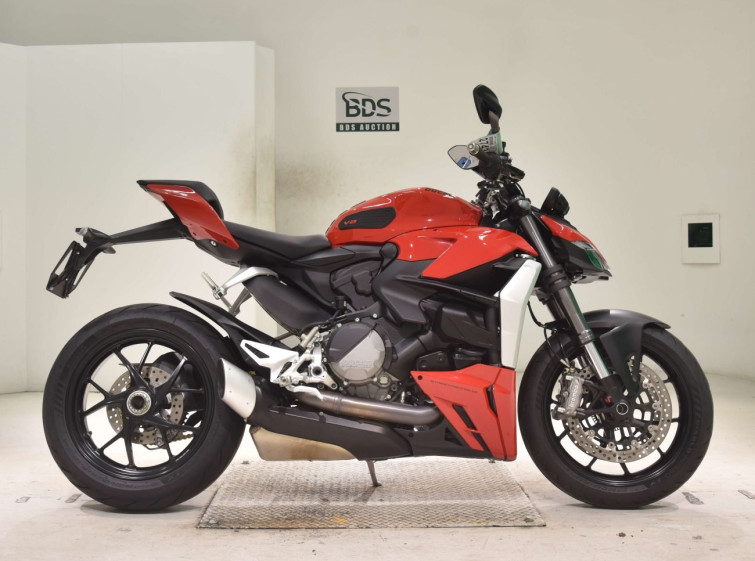 Мотоцикл Ducati STREETFIGHTER V2 с пробегом 3782 km