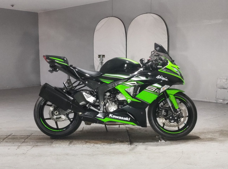 Мотоцикл Kawasaki ZX-6R с пробегом 32948 km