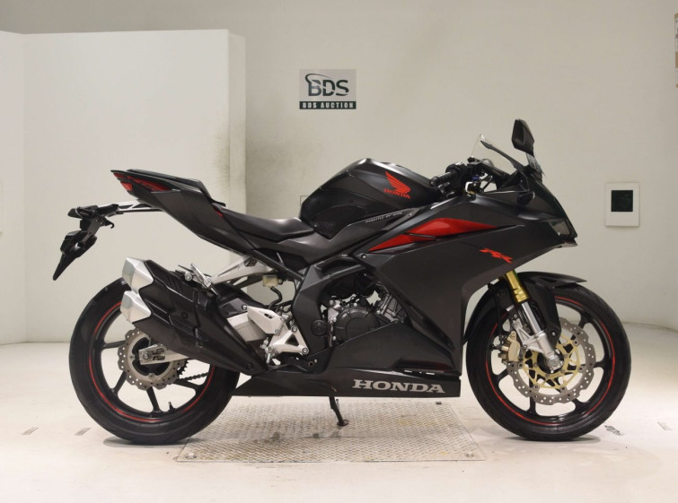 Мотоцикл Honda CBR250RR с пробегом 26856 km