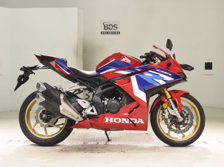 Мотоцикл Honda CBR250R з пробігом 22723 km