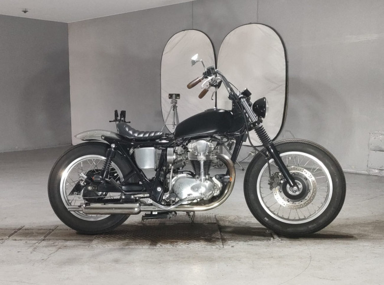 Мотоцикл Kawasaki W650 с пробегом 438 km