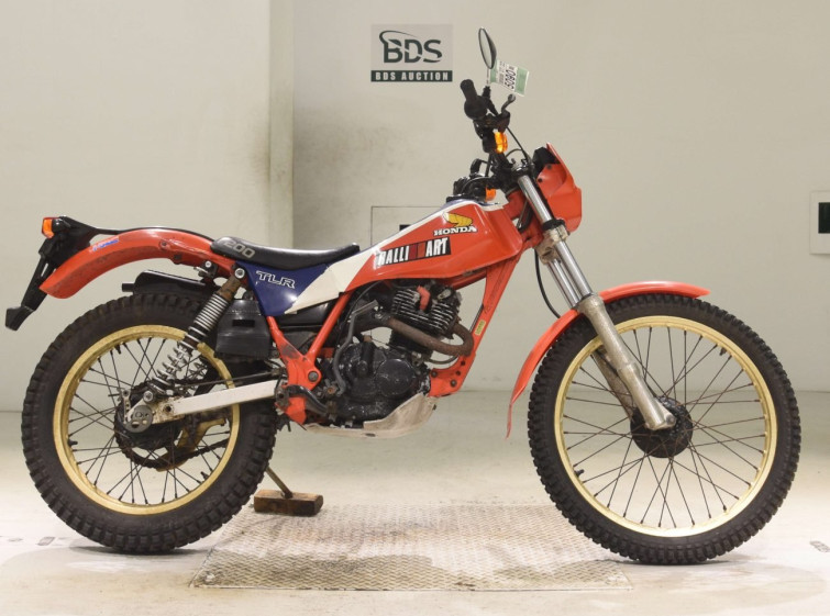 Мотоцикл Honda TLR200 с пробегом 8126 km