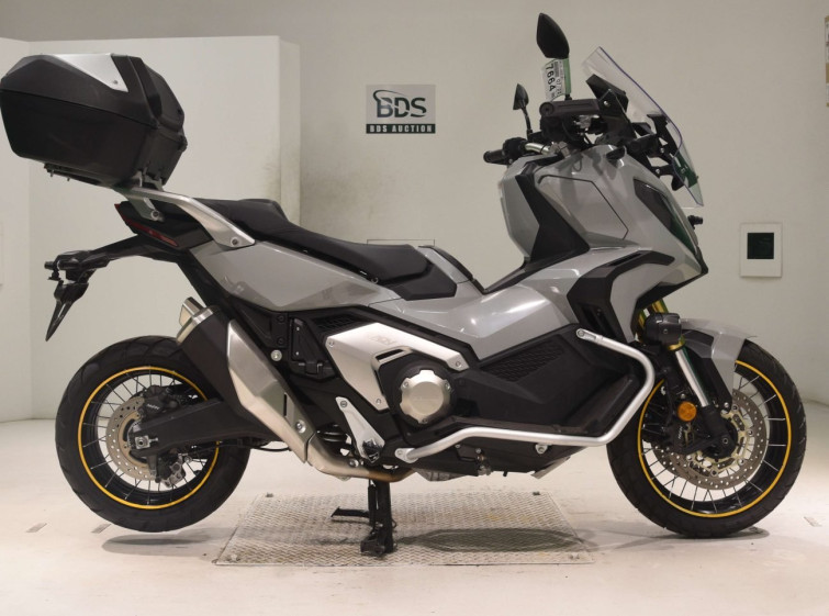 Мотоцикл Honda X-ADV750-2 з пробігом 5815 km