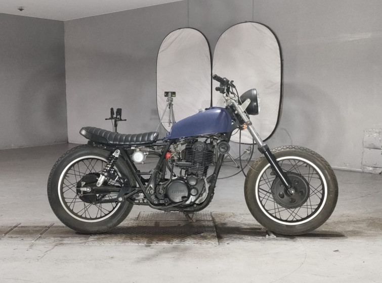 Мотоцикл Yamaha SR400 с пробегом 7522 km