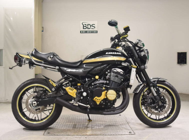 Мотоцикл Kawasaki Z900RS с пробегом 5606 km