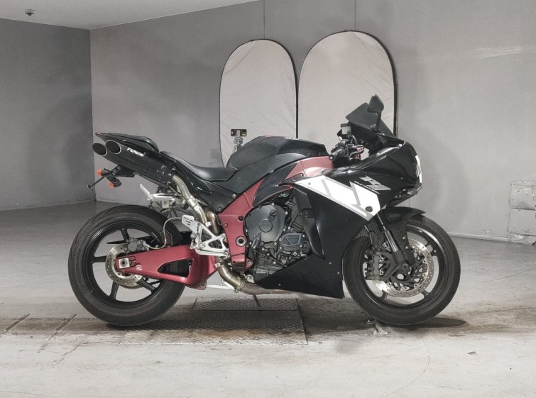 Мотоцикл Yamaha YZF-R1 с пробегом 73413 km