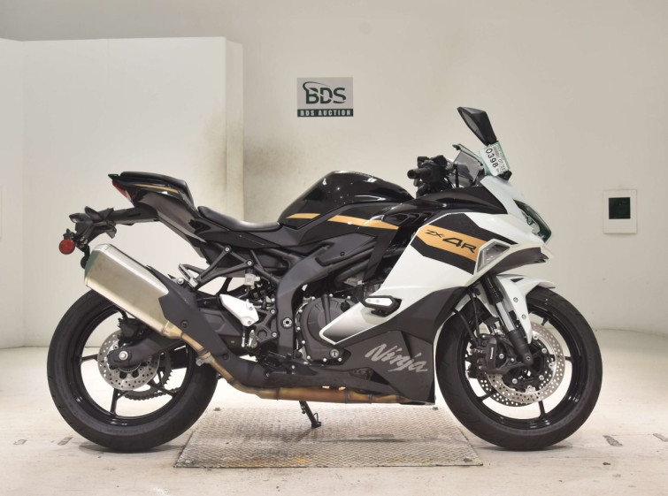 Мотоцикл Kawasaki ZX-4R SE з пробігом 5958 km