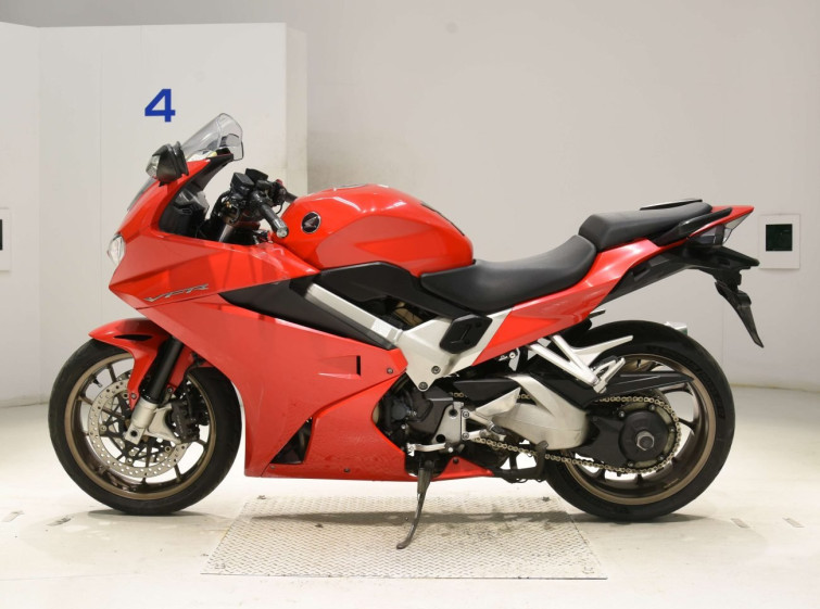 Мотоцикл Honda VFR800F з пробігом 49710 km