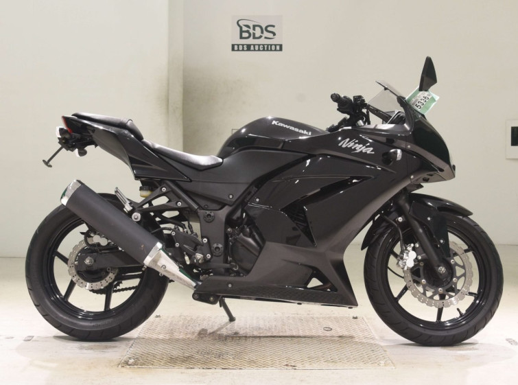 Мотоцикл Kawasaki NINJA250R з пробігом 11919 km