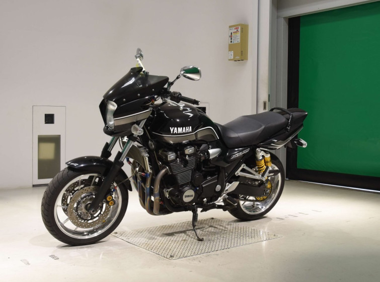 Мотоцикл Yamaha XJR1300 с пробегом 33036 km