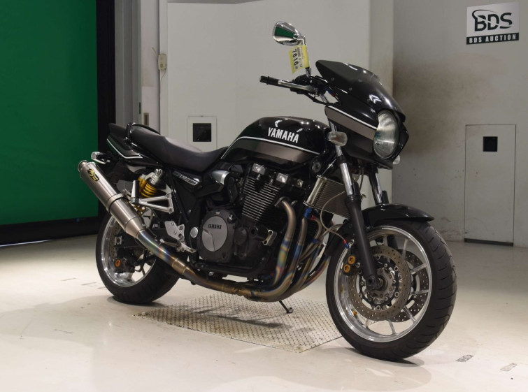 Мотоцикл Yamaha XJR1300 с пробегом 33036 km