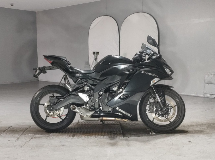 Мотоцикл Kawasaki NINJA ZX-25R с пробегом 22092 km