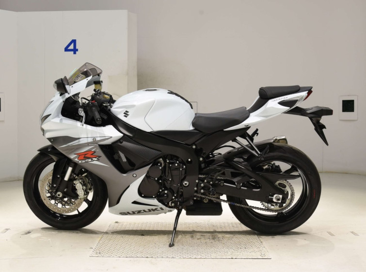 Мотоцикл Suzuki GSX-R600 з пробігом 26239 km
