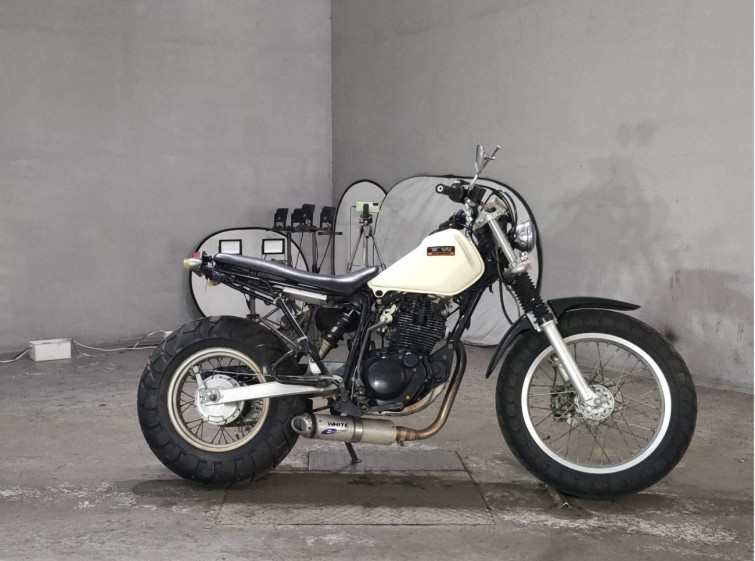 Мотоцикл Yamaha TW225 з пробігом 32908 km