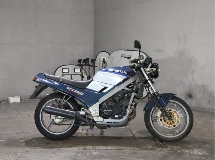 Мотоцикл Honda VTZ250 з пробігом 53140 km