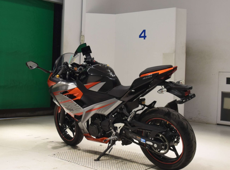 Мотоцикл Kawasaki NINJA400 з пробігом 4798 km