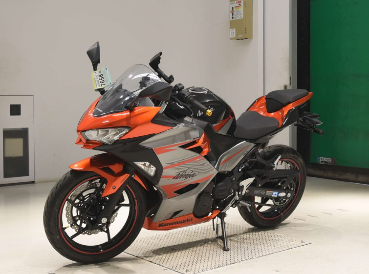 Мотоцикл Kawasaki NINJA400 з пробігом 4798 km
