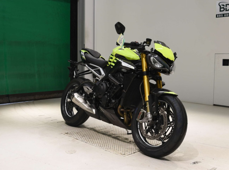 Мотоцикл Triumph STREET TRIPLE RS з пробігом 4561 km