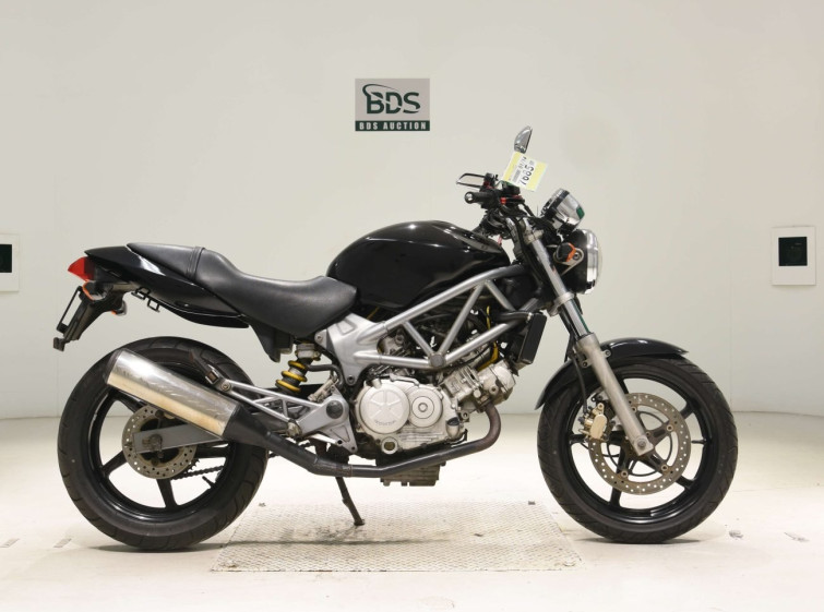 Мотоцикл Honda VTR250 з пробігом 3489 km