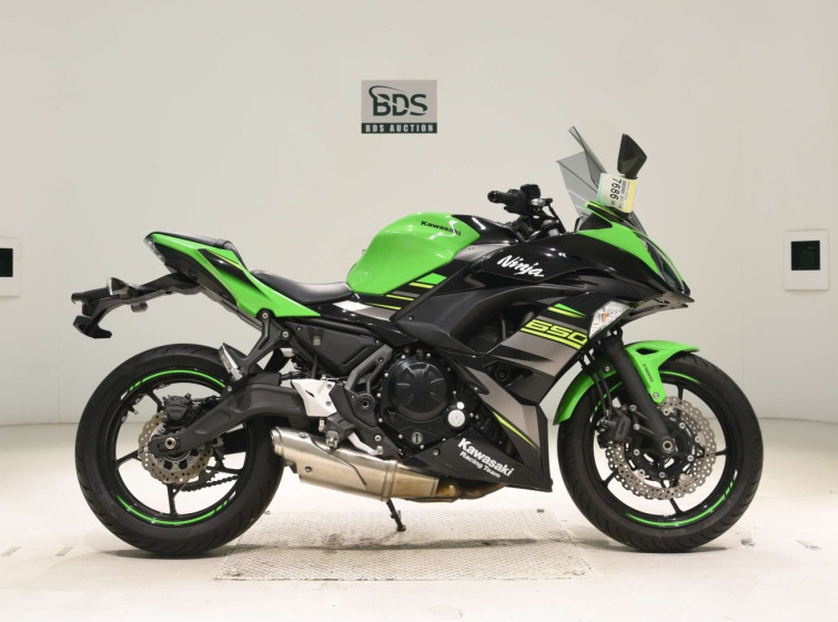 Мотоцикл Kawasaki NINJA650 з пробігом 7154 km