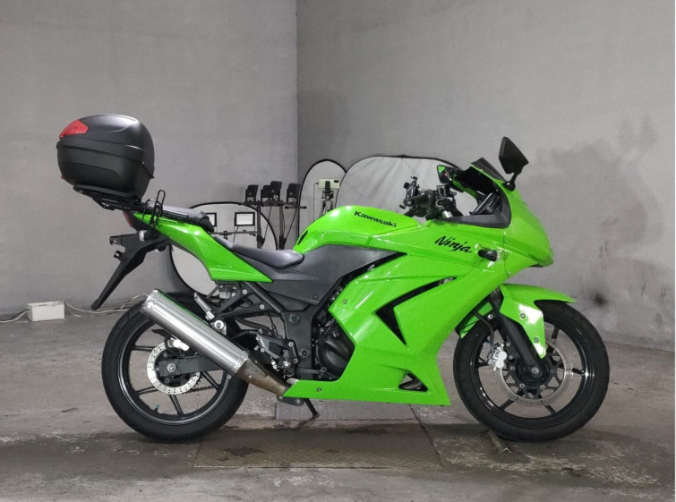 Мотоцикл Kawasaki NINJA250R з пробігом 26906 km