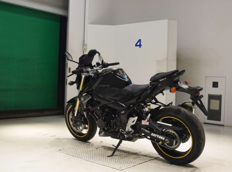 Мотоцикл Suzuki GSR750 с пробегом 26278 km
