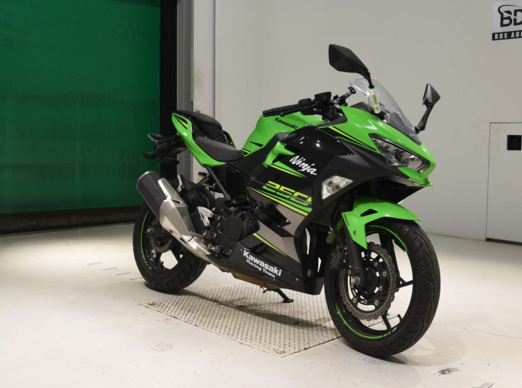 Мотоцикл Kawasaki NINJA250 з пробігом 4367 km