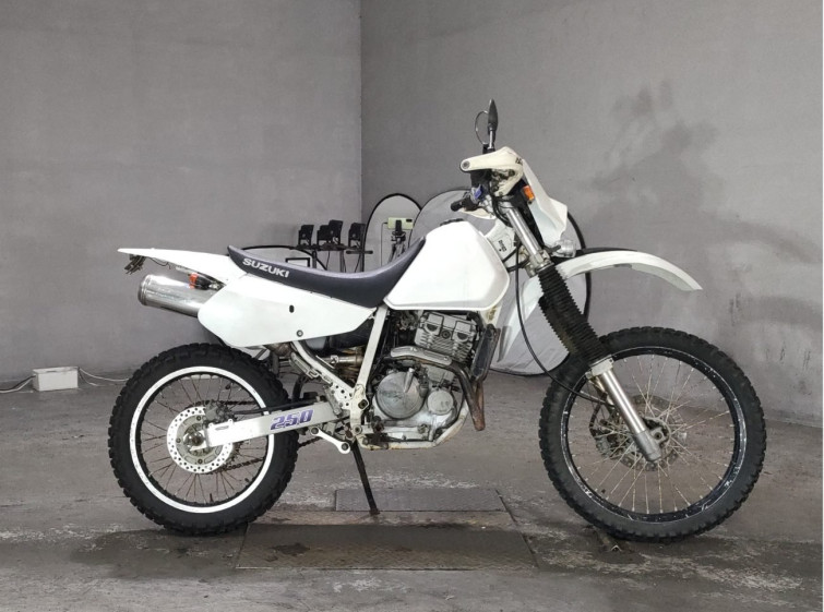 Мотоцикл Suzuki DR250R з пробігом 22110 km