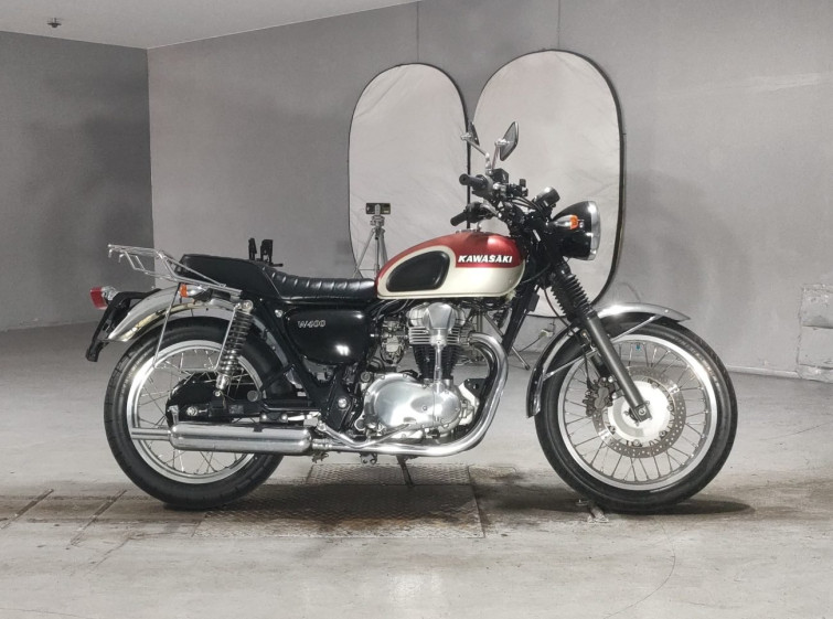 Мотоцикл Kawasaki W400 з пробігом 21846 km