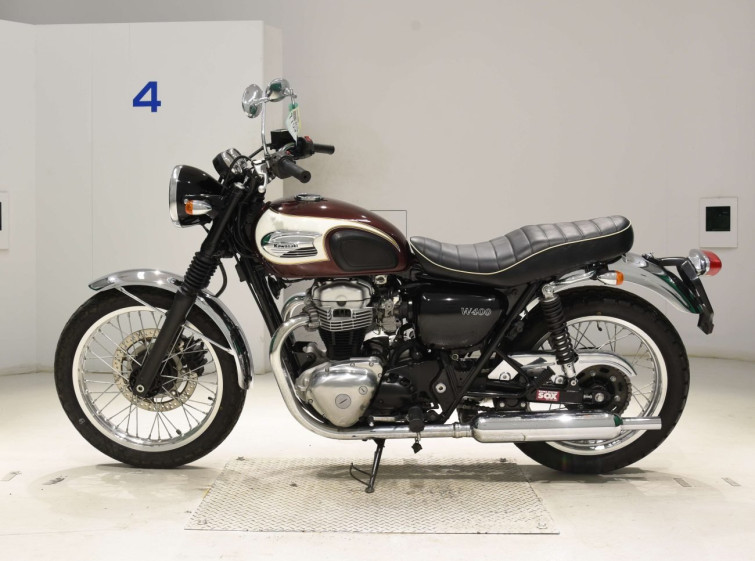 Мотоцикл Kawasaki W400 з пробігом 5652 km