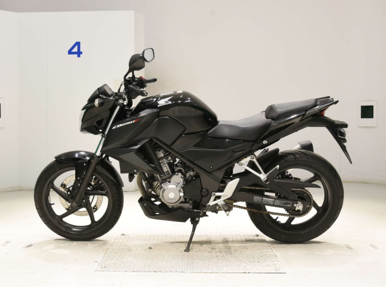 Мотоцикл Honda CB250F з пробігом 25426 km