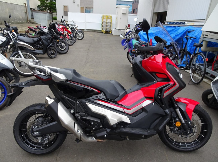Мотоцикл Honda X-ADV750 з пробігом 11011 km