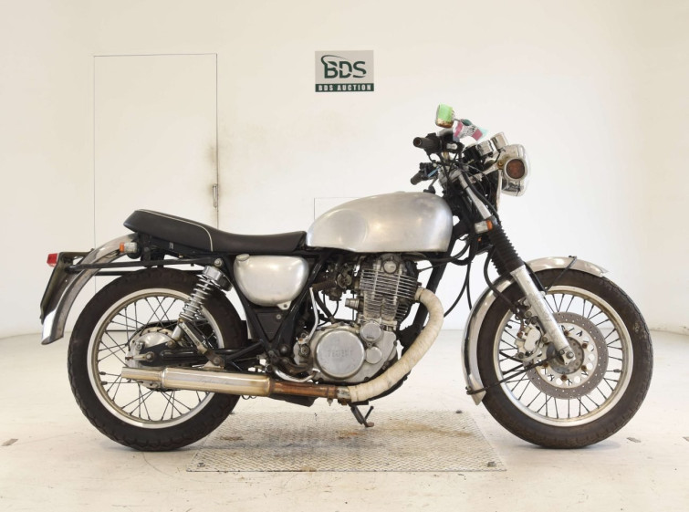 Мотоцикл Yamaha SR400 с пробегом 46317 km