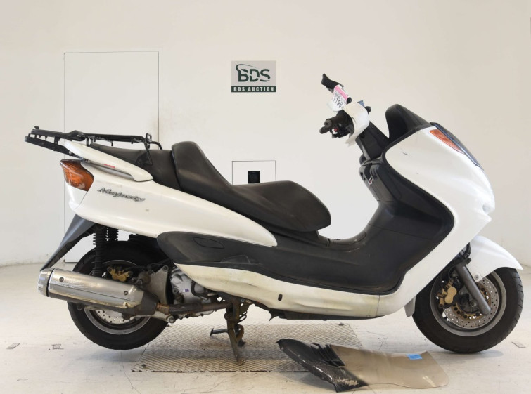 Мотоцикл Yamaha MAJESTY 250 с пробегом 38208 km