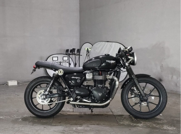 Мотоцикл Triumph STREET TWIN 900 з пробігом 29485 km