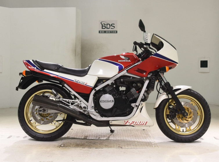 Мотоцикл Honda VF750F з пробігом 38995 km