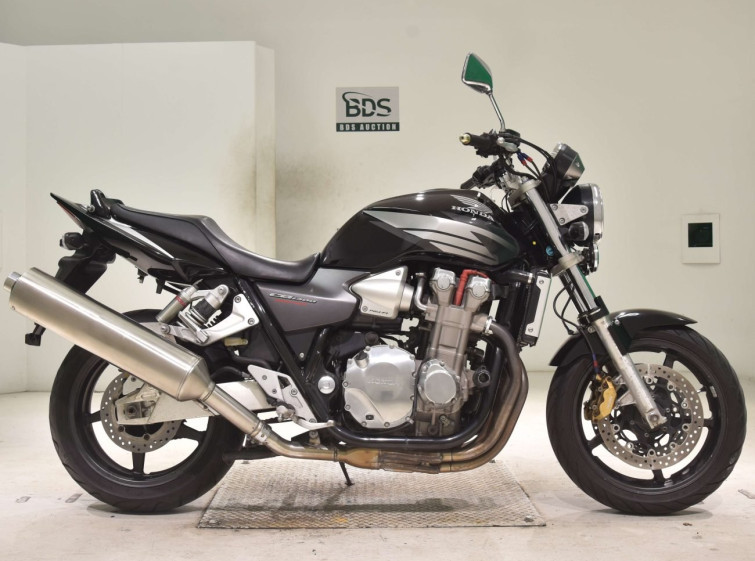 Мотоцикл Honda CB1300SF с пробегом 23720 km