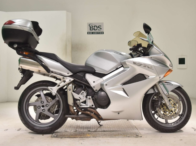 Мотоцикл Honda VFR800F с пробегом 24304 km