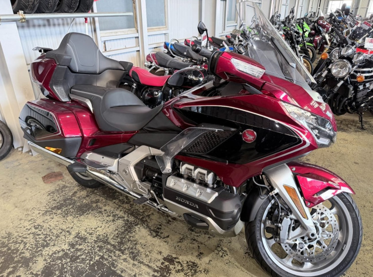 Мотоцикл Honda GL1800 TOUR с пробегом 24027 km